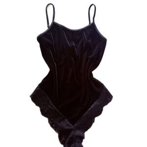 VTG Y2K Victorias Secret Black Velvet and Lace Detail Strappy Bodysuit Sz M